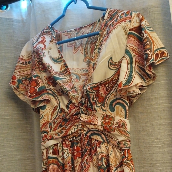 Elegant Paisley Print Dress - Picture 4 of 11